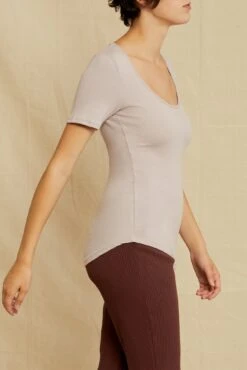 Itana Dream Rib Tee - Dawn -NovaWear Shop 0018 Short Sleeve Itana Dawn 4091 web 79eda125 e760 4a80 9467 9b4efab665fc