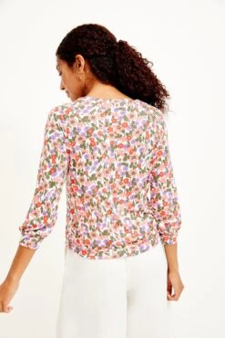 Issa Silken Modal Tee - Seaside Floral -NovaWear Shop 0111 Issa Silken Modal Seaside Floral 1977 web 6dcedd21 5baa 4f09 bf96 014cab5f46dd