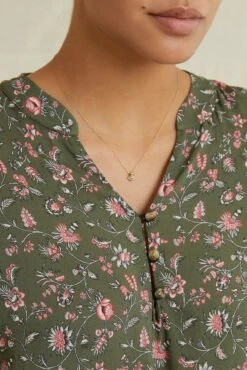 Mai Ecovero Blouse - Lago Green 7 Mai Ecovero Blouse - Lago Green -NovaWear Shop 0188MaiLagoGreen 2405 web a65118aa bc6e 4c59 bede 60628937b58e