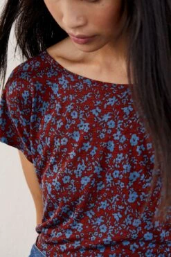 Laurie Silken Modal Tee -NovaWear Shop 0204 Laurie North Shore Floral 02536