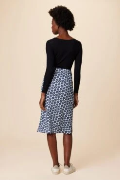 Vindy Reverie Knit Skirt - Calico Navy 9 Vindy Reverie Knit Skirt - Calico Navy -NovaWear Shop 0220 Vindy Calico Navy 3