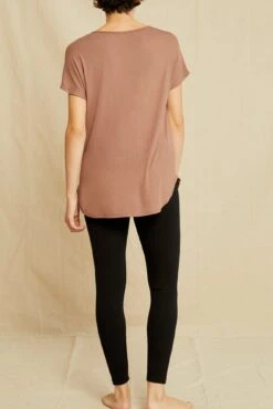 Stella Dream Rib Tee - Nutmeg -NovaWear Shop 0320 Stella Top Dark Nutmeg 1060 web e90b9524 88eb 47fd a4da dde1da287fda