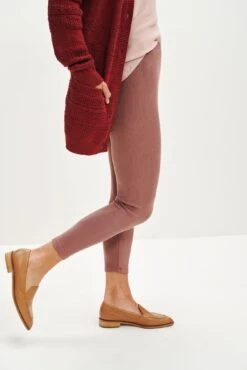 Magda Cropped Dream Rib Leggings - Quartz 7 Magda Cropped Dream Rib Leggings - Quartz -NovaWear Shop 0333 Cropped Magda Dream Rib Quartz 0313 web c4693286 9b09 4b14 b6c8 c42eca6036ae