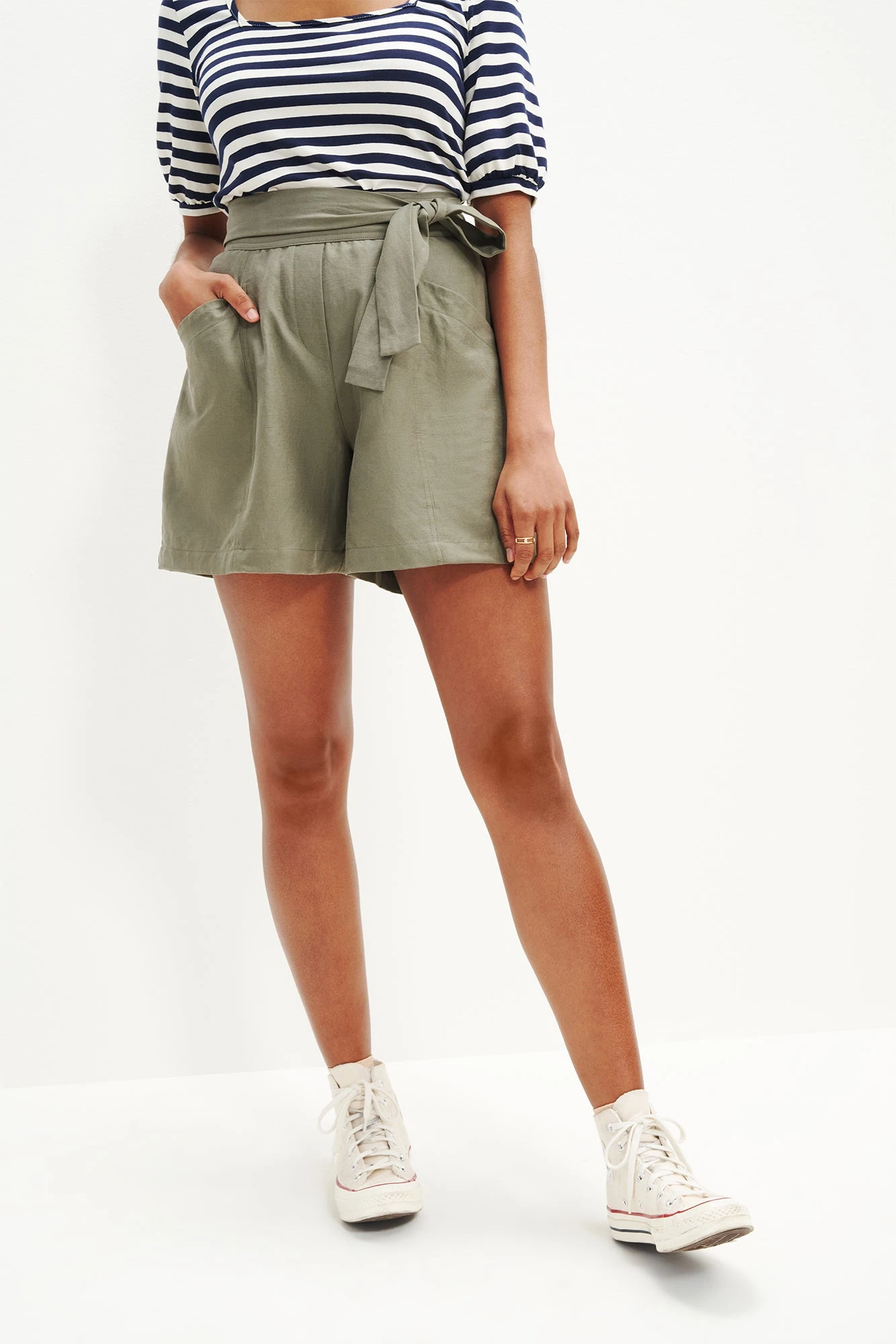 Milo Femme Fête Short - Vetiver 1 Milo Femme Fête Short - Vetiver