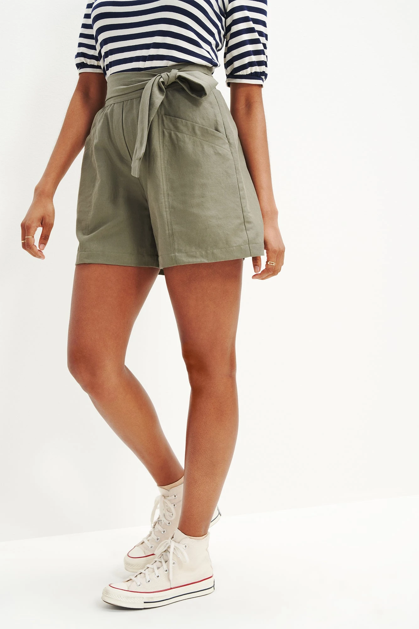 Milo Femme Fête Short - Vetiver 2 Milo Femme Fête Short - Vetiver - Image 2