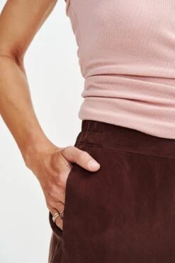 Palo Cottonseed Cupro Shorts - Earth 9 Palo Cottonseed Cupro Shorts - Earth -NovaWear Shop 0352 Palo Short Earth 2282 web e35e66cb 96e3 4353 82cf 5acd499cc485