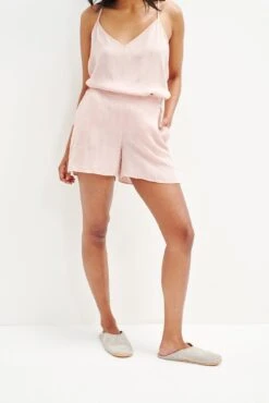 Palo Cottonseed Cupro Shorts - Rose -NovaWear Shop 0352 Palo Short Rose 1532 web cdf41a04 9924 4391 bead 73de4b95249c