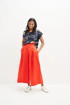 Margeaux Zero-Waste Blouse - Provence Floral 7 Margeaux Zero-Waste Blouse - Provence Floral -NovaWear Shop 0357 Margeaux Zero Waste Tee Provence Print 1611 web 236b8e15 a887 438d a352 68e86ec4a5ce