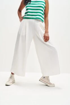 Deslin Pant - Zinnia - ReAmour 28 Deslin Pant - Zinnia - ReAmour -NovaWear Shop 0369 Deslin Salt 2 0869 web 7585d3c8 e325 486b 9c07 ece518769c6e