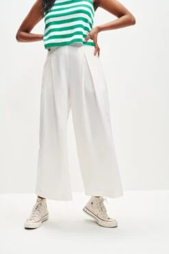 Deslin Pant - Zinnia - ReAmour 29 Deslin Pant - Zinnia - ReAmour -NovaWear Shop 0369 Deslin Salt 2 0874 web 10381520 0a8a 4e72 92a1 b2c1752a6a85