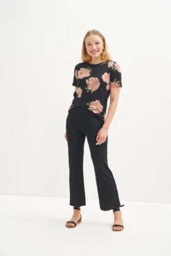 Gwen Ribbed Pants - ReAmour -NovaWear Shop 0389 Gwen Black 1627 web c4aae402 f7b9 4fd6 8641 646abb37b17c