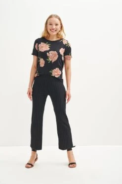 Gwen Ribbed Pants - ReAmour -NovaWear Shop 0389 Gwen Black 1646 web 5ee237a8 9757 49cf bc6b 0b3abe492a50