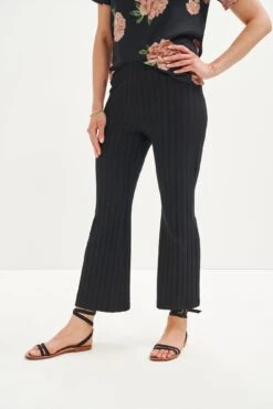 Gwen Ribbed Pants - ReAmour -NovaWear Shop 0389 Gwen Black 1676 web fd5bdc3a 7f1e 43c8 94d1 70f1c231be0f