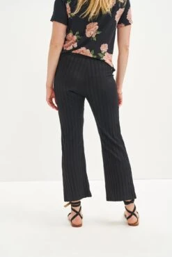 Gwen Ribbed Pants - ReAmour -NovaWear Shop 0389 Gwen Black 1719 web bef9731a b412 4e75 91fa 03d9786291de