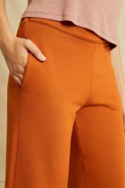 Eugenia Luxe Fleece Pants - Umber -NovaWear Shop 0716 Eugenia Luxe Umber 2784 web 03cfbfdf 629c 406d b3fd 20cea742c91b
