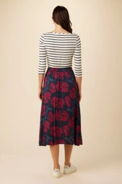 Blaze Ecovero Skirt - Paysage Berry -NovaWear Shop 10126 Blaze Viscose Lined Paysage Berry 3