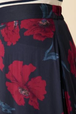 Blaze Ecovero Skirt - Paysage Berry -NovaWear Shop 10126 Blaze Viscose Lined Paysage Berry 5