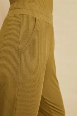 Skylar Paris Rib Joggers - Matcha -NovaWear Shop 2050 Skylar Paris Rib Matcha 0302 web 9c406b7f 10cf 48e8 bf33 66b4b8846801