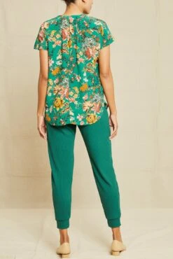 Renata Washable Silk Blouse - Rosalind Floral -NovaWear Shop 211013 AV October ECOMM 1068RenataWashableSilkRosalindFloral 7899 web 30828503 64b2 41ce ab10 443d1c8868c3