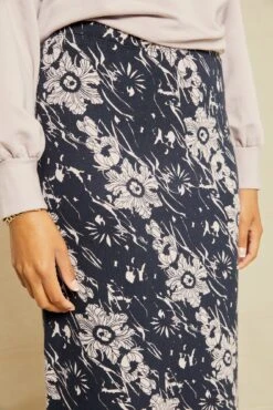 Vindy Sweater Knit Skirt -NovaWear Shop 7606 Vindy Sweater Lola Floral 11095 web a7f6a7bc c933 439e 8ec3 cf2cf0618521