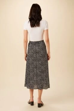 Blaze Ecovero Skirt - Italia 7 Blaze Ecovero Skirt - Italia -NovaWear Shop 7969 Blaze Viscose Italia 3
