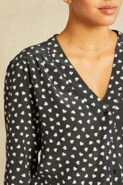 Kaya Washable Silk Blouse - Heart Black Ivory Print -NovaWear Shop 8509 Kaya Heart Black Ivory 2830 web 759a9236 d8c0 4fc6 a79e 6d248fe0d5f9