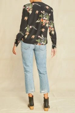 Kaya Silk Blouse - Treviso Floral -NovaWear Shop 8509 Kaya Treviso Print 0797 web b9b6dd11 7d7d 40b1 898e 211cd0a43c06