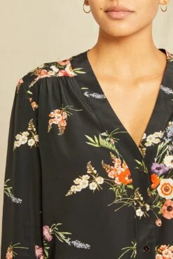 Kaya Silk Blouse - Treviso Floral -NovaWear Shop 8509 Kaya Treviso Print 0835 web b6982516 5bca 4143 9d09 6a015f19f671