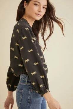 Endora Washable Silk Blouse - Jaguar -NovaWear Shop 9603 Endora Jaguar 1655 web 6fc7a9dd 043e 47f3 8f95 a7ce2b97a945