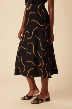 Blaze Washable Silk Skirt - Waves Caramel 7 Blaze Washable Silk Skirt - Waves Caramel -NovaWear Shop 9838 Blaze Silk Waves Caramel 2