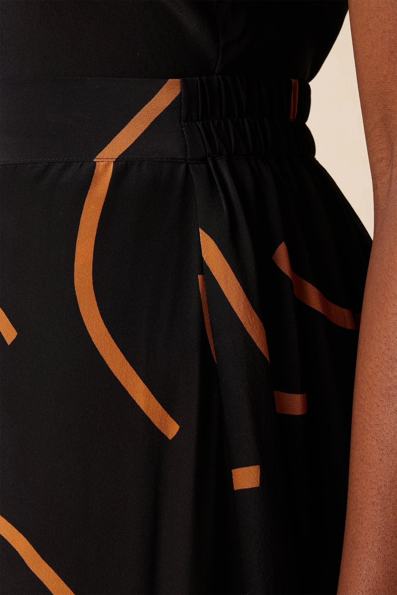 Blaze Washable Silk Skirt - Waves Caramel 5 Blaze Washable Silk Skirt - Waves Caramel - Image 5