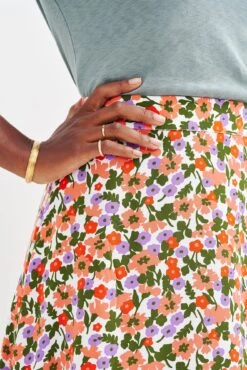 Blaze Washable Silk Skirt - Seaside Floral -NovaWear Shop 9838 Blaze Washable Silk Seaside Floral 2225 web be7a7e9d 9de1 4ac1 b3e8 fa669e62645f