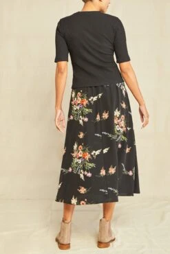Blaze Washable Silk Skirt - Treviso Floral 6 Blaze Washable Silk Skirt - Treviso Floral -NovaWear Shop 9838 Blaze Washable Silk Treviso Print 0143 web 955c066b 4976 4246 8c45 5349409eb294