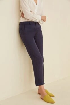 Oralie Pants - ReAmour -NovaWear Shop Oralie Navy 5068 web 194b6e2c 4054 49c2 af89 0e4bad0ee36c
